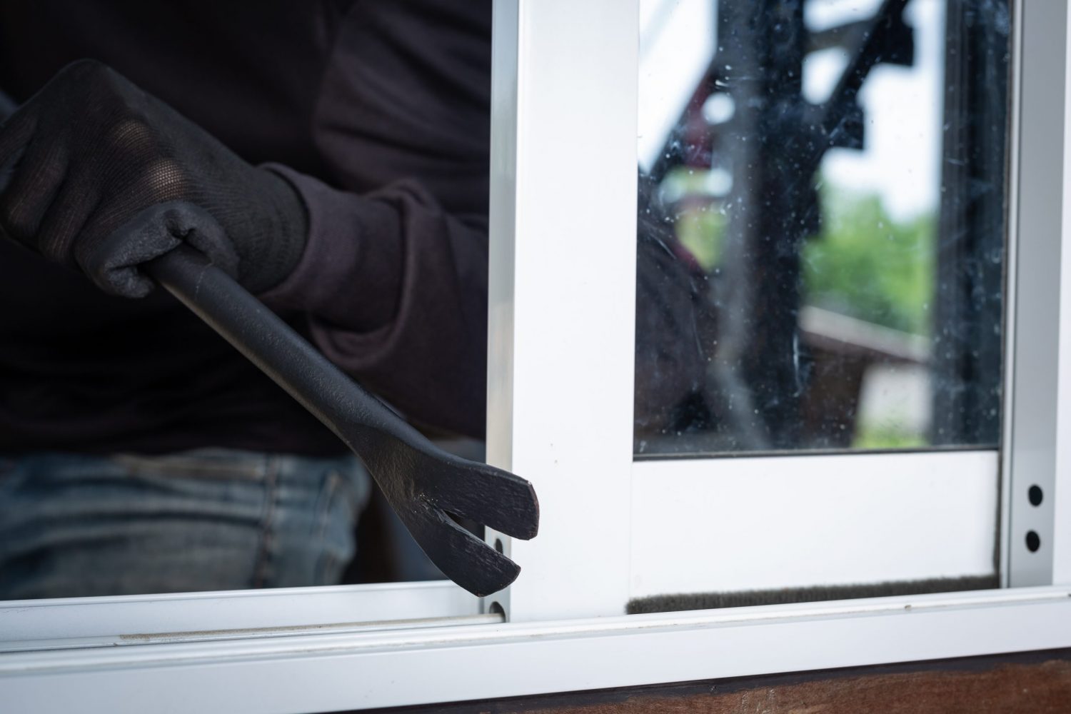 thieves wear black hats pry windows steal things scaled e1635936121423